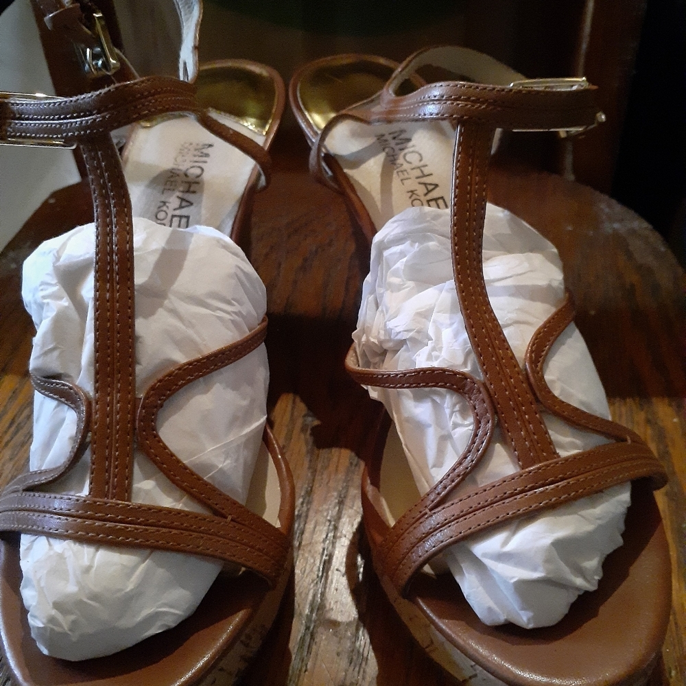 Michael Kors sandals - Picture 2 of 5